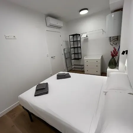 アパート Anzaran イルン